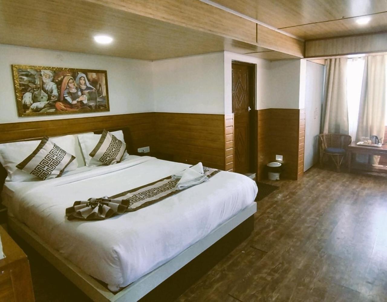 Hotel Kasturi Palace & Restaurant Darjeeling Darjeeling  Extérieur photo
