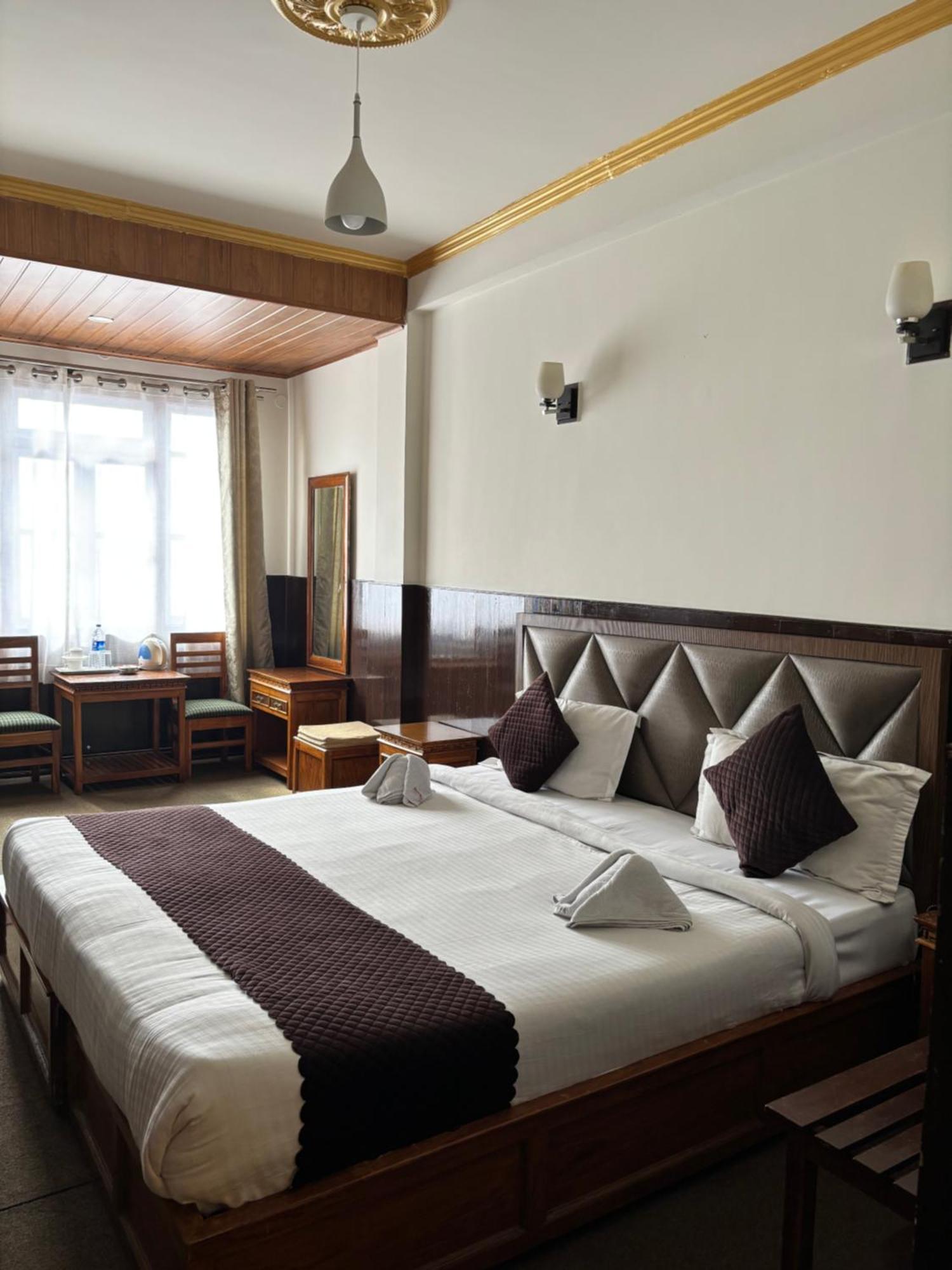 Hotel Kasturi Palace & Restaurant Darjeeling Darjeeling  Extérieur photo