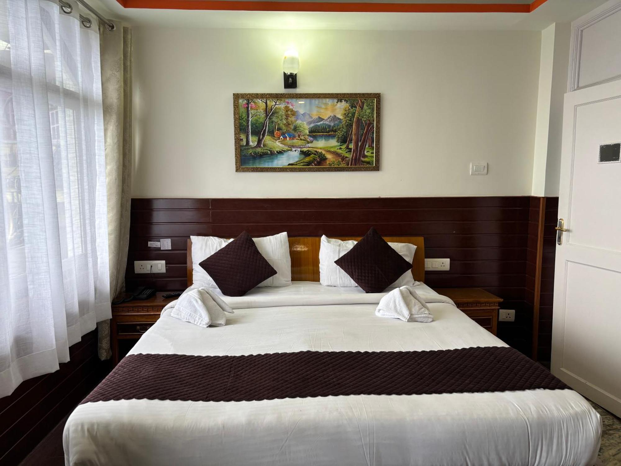 Hotel Kasturi Palace & Restaurant Darjeeling Darjeeling  Extérieur photo
