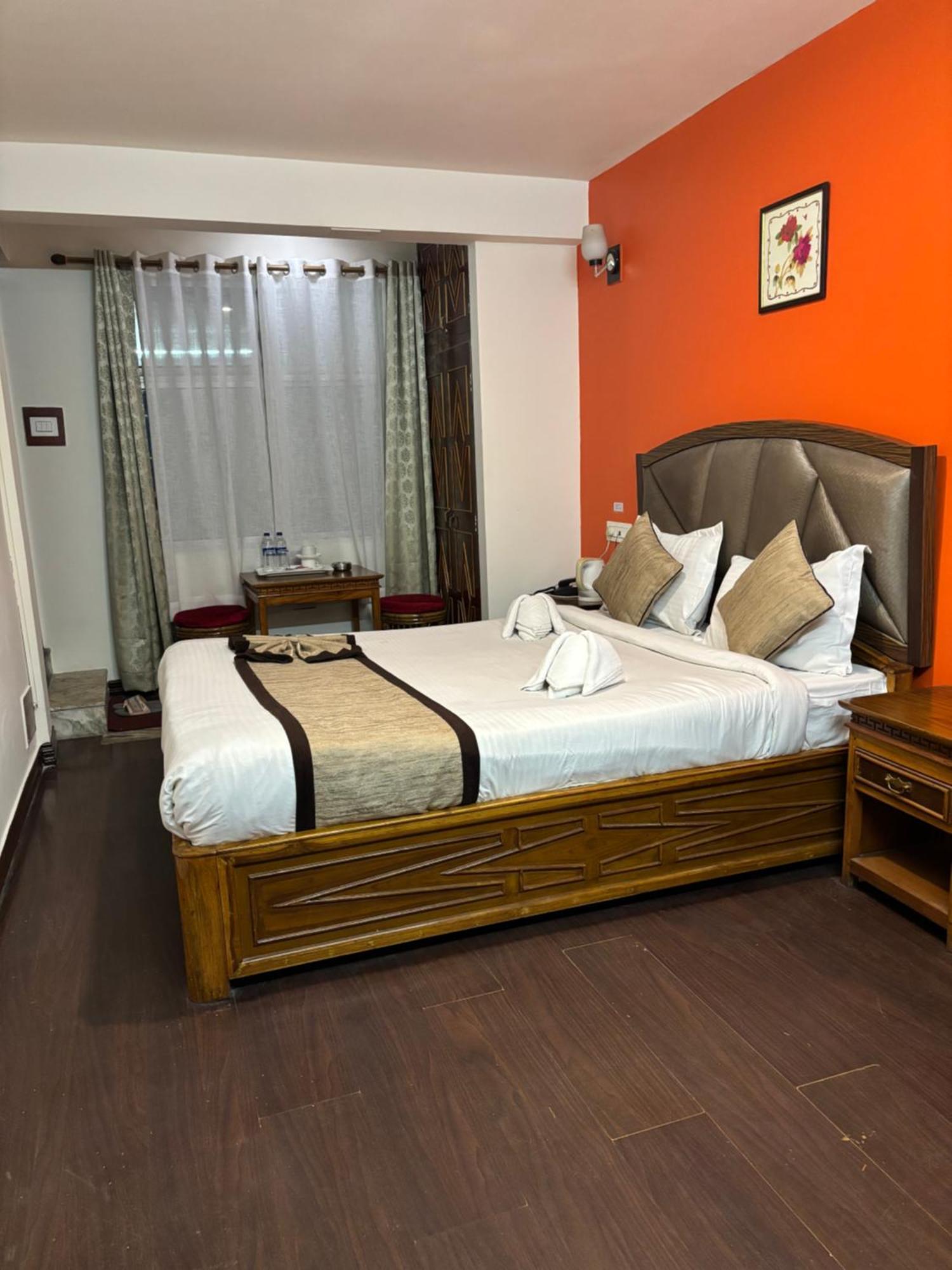 Hotel Kasturi Palace & Restaurant Darjeeling Darjeeling  Extérieur photo