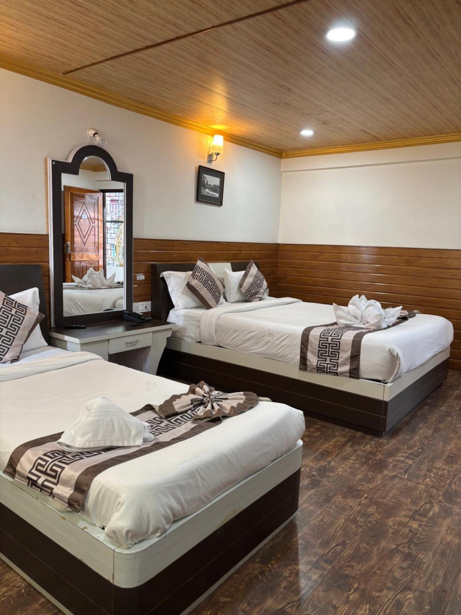 Hotel Kasturi Palace & Restaurant Darjeeling Darjeeling  Extérieur photo