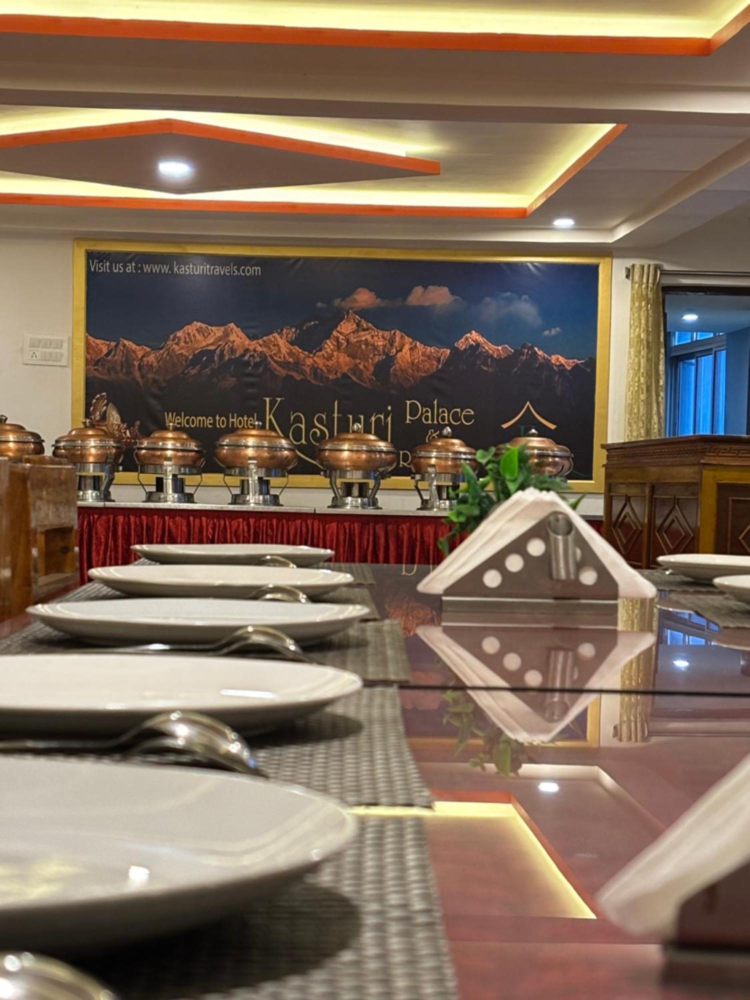 Hotel Kasturi Palace & Restaurant Darjeeling Darjeeling  Extérieur photo