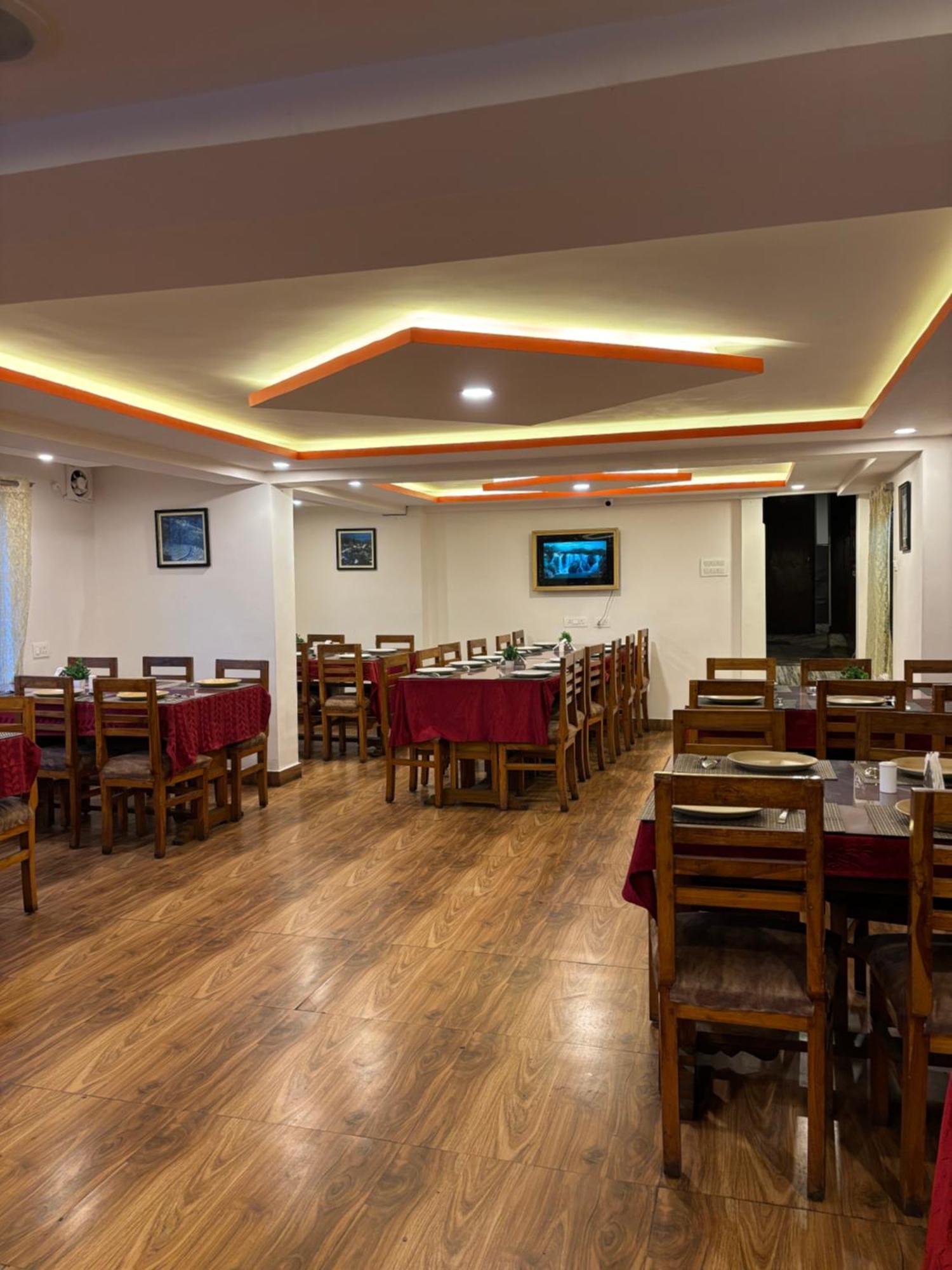 Hotel Kasturi Palace & Restaurant Darjeeling Darjeeling  Extérieur photo