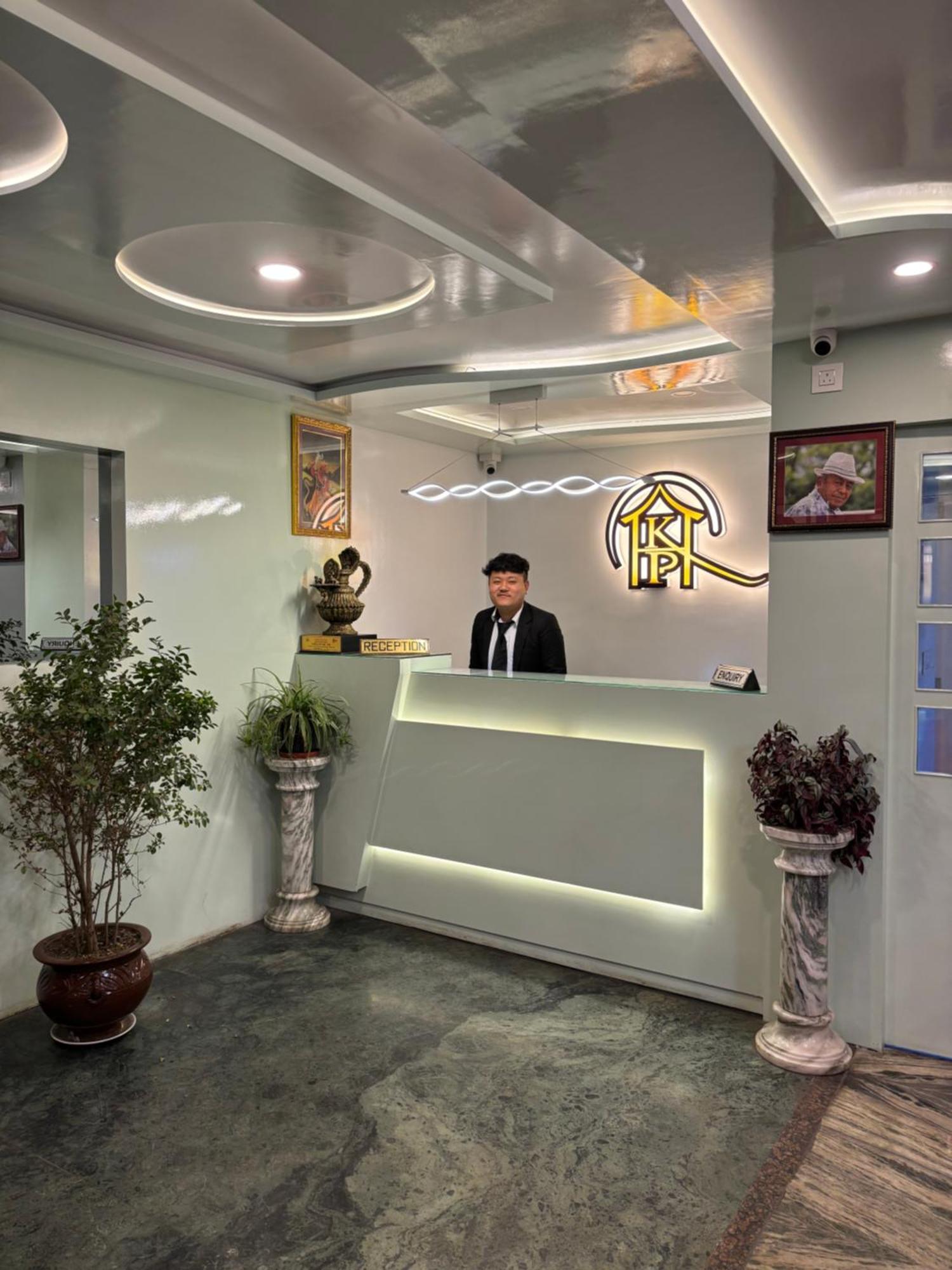 Hotel Kasturi Palace & Restaurant Darjeeling Darjeeling  Extérieur photo